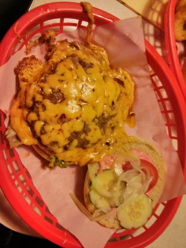 Pink Ladies Diner - Cheeseburger