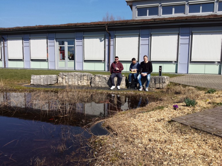 Hinfahrt: Dieser See ist Unesco Weltkulturerbe. Die drei Typen auch. 